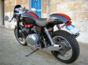 Truxton Gil Vostre Moto Triumph