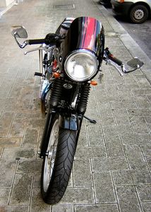 Truxton Gil Vostre Moto Triumph