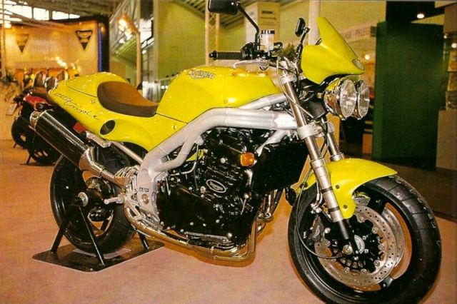 Triumph Speed Triple MY1999 al salone Colonia 1998