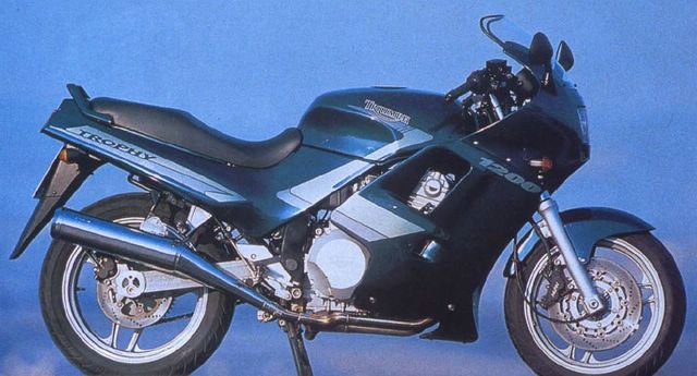 1990 Triumph Trophy 1200 - lotto 100 pz