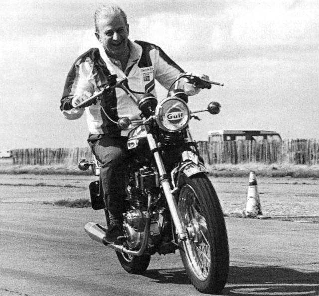 Dennis Poore in sella alla Trident