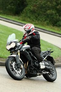 2010 Triumph Tiger 800 in test