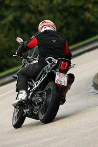 2010 Triumph Tiger 800 in test