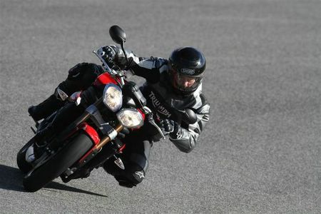 2010-10-14 Triumph Speed Triple Lancio Stampa Ascari Spagna