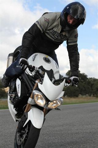 2010-10-14 Triumph Speed Triple Lancio Stampa Ascari Spagna