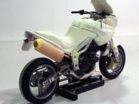 2004 Triumph Tiger 1050 Modello in Clay