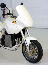 2004 Triumph Tiger 1050 Modello in Clay