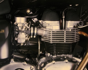 Triumph Bonneville Cafè Racer Nera Rosa Carlo Talamo