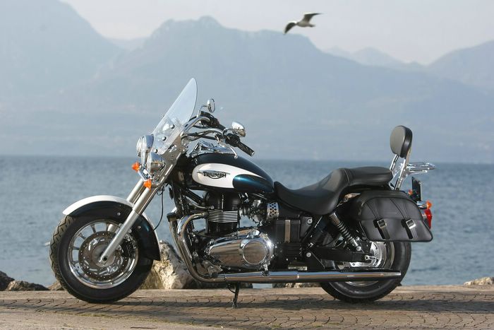 2011 Triumph Cruiser Lancio Stampa Italia America Speedmaster Thunderbird Storm