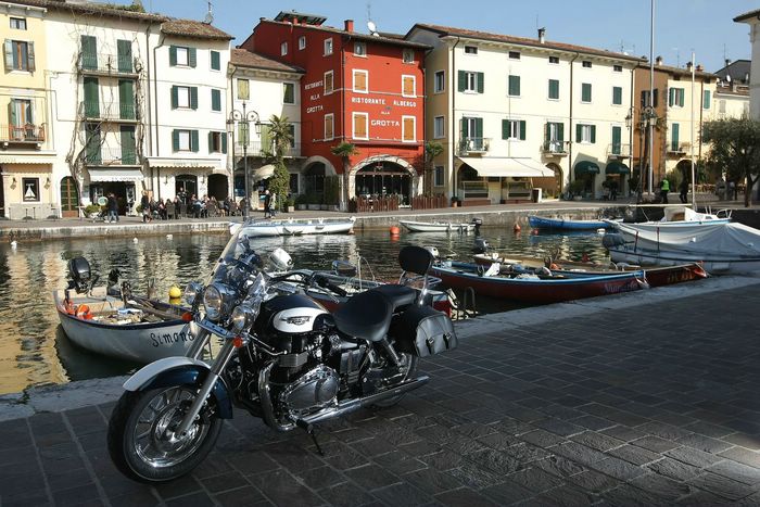 2011 Triumph Cruiser Lancio Stampa Italia America Speedmaster Thunderbird Storm