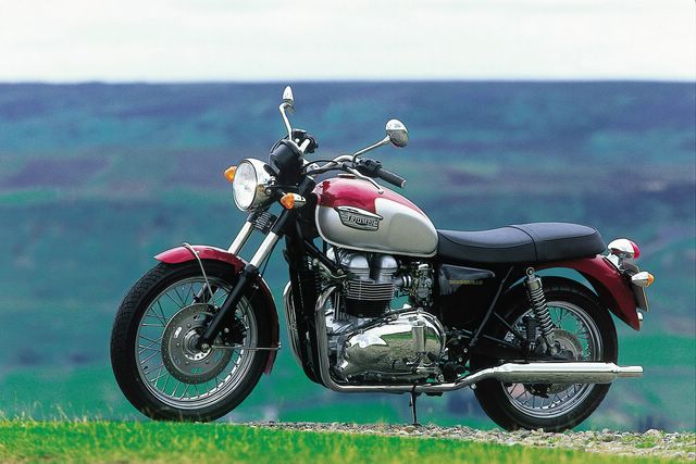 2000 Triumph Bonneville 790 first images