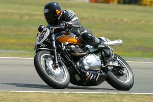 Triumph Thruxton Cup