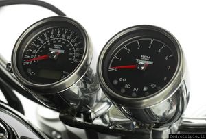 2006 - Triumph Rocket III (Studio)