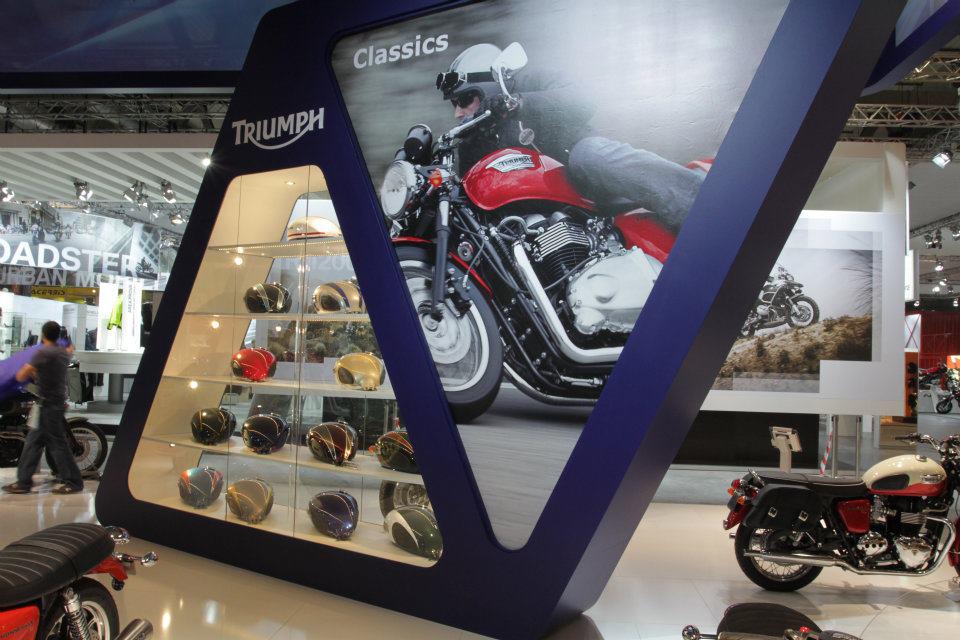 2011 triumph eicma stand