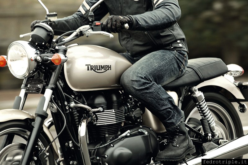 MY2012 - Triumph Bonneville "Aurum Gold"