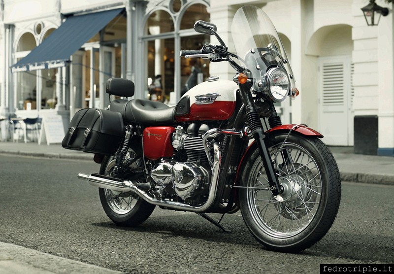 MY2012 - Triumph Bonneville T100 "Cranberry Red/New England White"