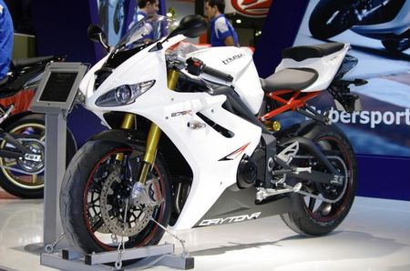 2011 EICMA Triumph Daytona 675 R