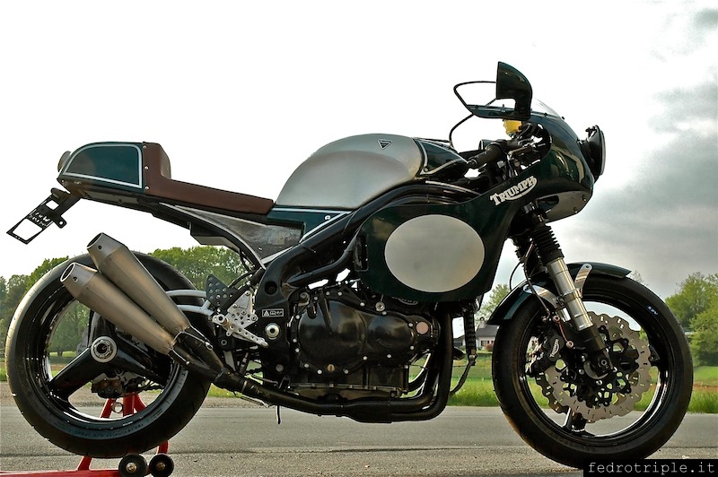 Special Triumph Speed Triple Bloody Blaster e Zanna Bianca