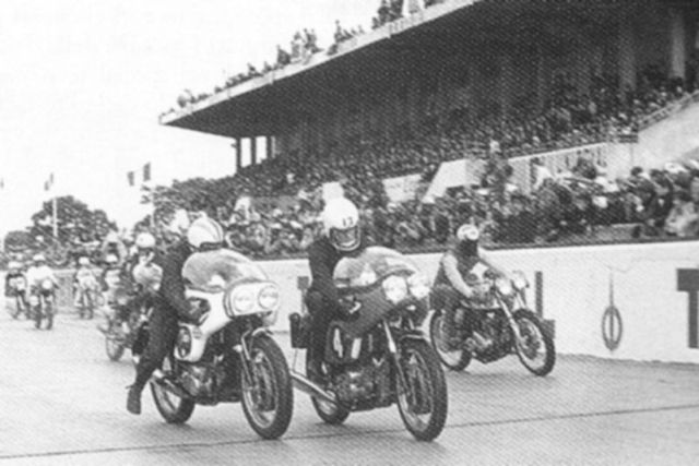 1970 - Bol d'Or - Partenza con Paul Smart a centro schieramento
