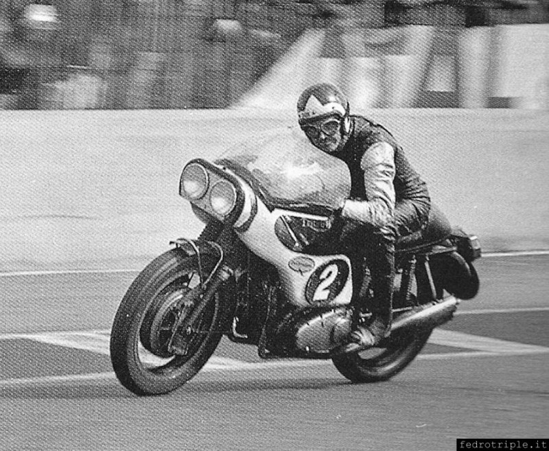 1970 - Bol d'Or - La Trident nr.2 guidata da Tait/Jolly che diventer famosa con il soprannome di "Slippery Sam". Qui sopra con Tait alla guida.