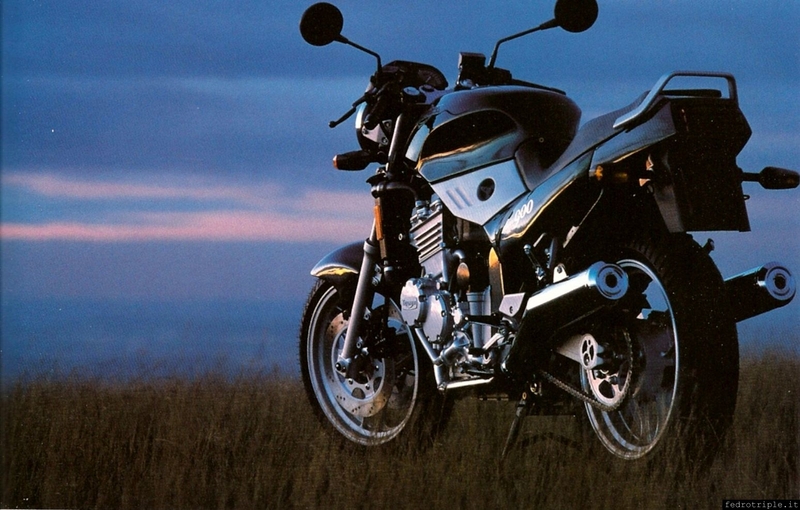 1990 Triumph Trident 750 Catalogo ufficiale Preserie