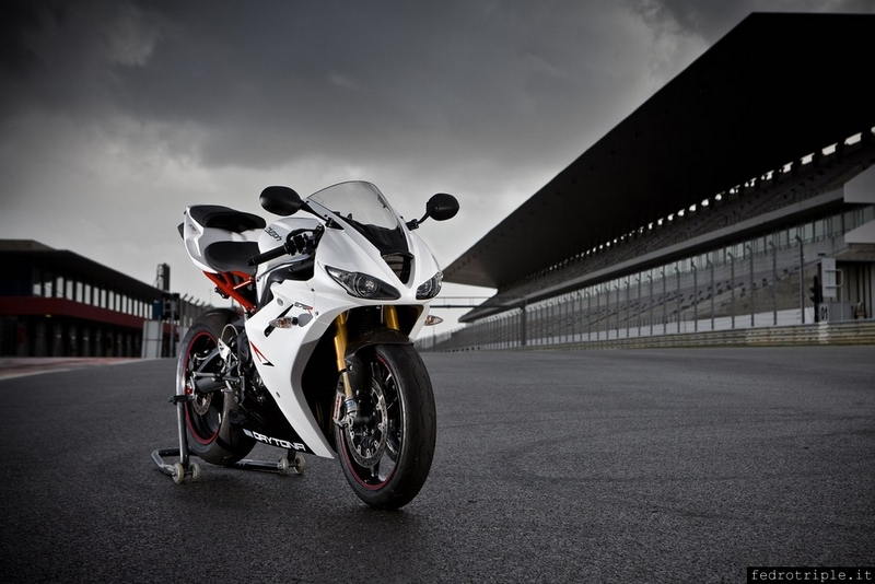 2011 Triumph Daytona 675 R