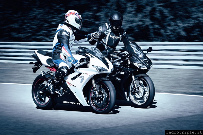 2011 Triumph Daytona 675R e DAYTONA 675