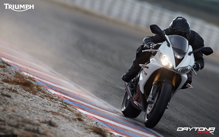 Triumph Daytona 675 MY2013 Wall Paper