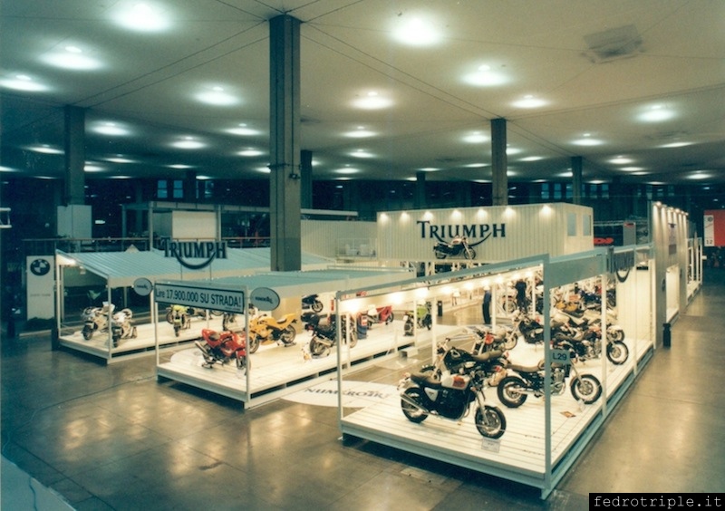 1999 - Foto scattata da Carlo al salone motociclistico di Milano Triumph Numero Tre (grazie a Marco Marchisio per la foto)