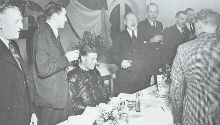 1946 - Edward Turner e Lyons