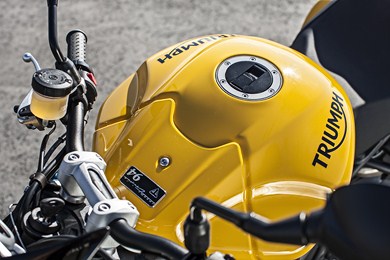 2015 Triumph Speed Triple R 94 MY2016