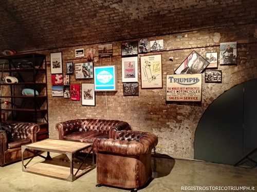 2015-10-28 Triumph Bonneville Luanch Party
