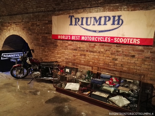 2015-10-28 Triumph Bonneville Luanch Party