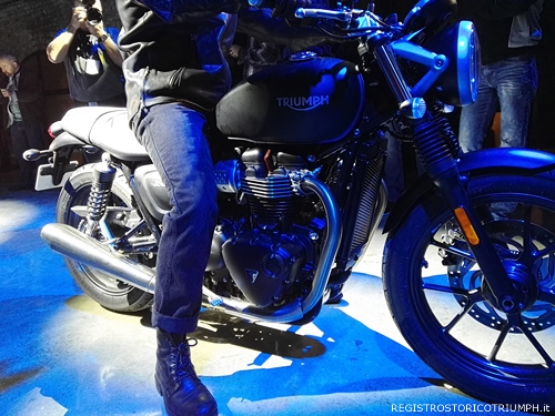 2015-10-28 Triumph Bonneville Luanch Party