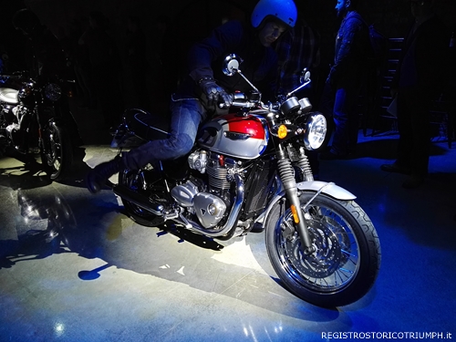 2015-10-28 Triumph Bonneville Luanch Party