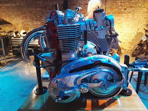 2015-10-28 Triumph Bonneville Luanch Party