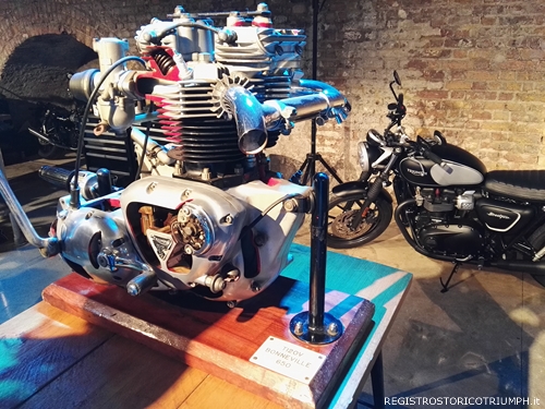 2015-10-28 Triumph Bonneville Luanch Party