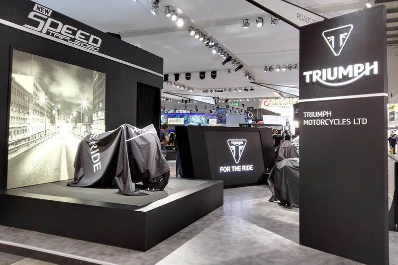 Triumph Speed Triple e Speed Triple R MY2016 - EICMA 2015