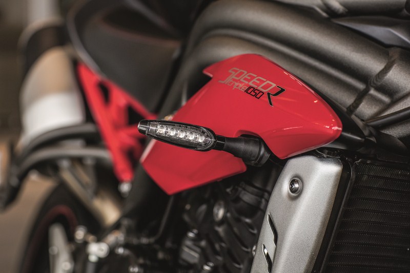 Triumph Speed Triple e Speed Triple R MY2016