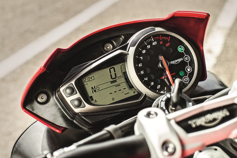 Triumph Speed Triple e Speed Triple R MY2016