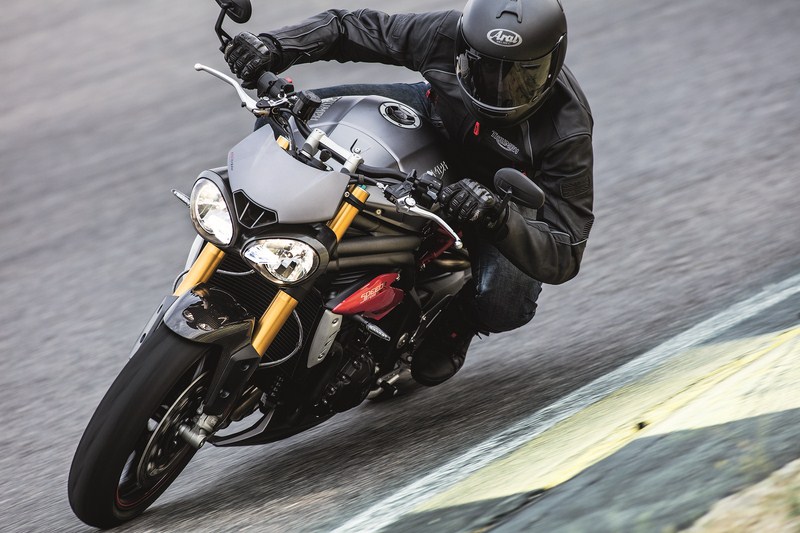 Triumph Speed Triple e Speed Triple R MY2016