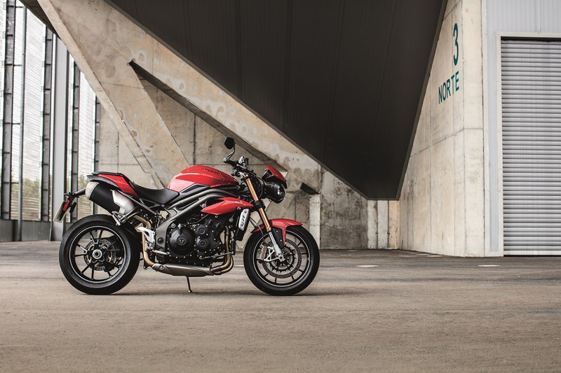 Triumph Speed Triple e Speed Triple R MY2016