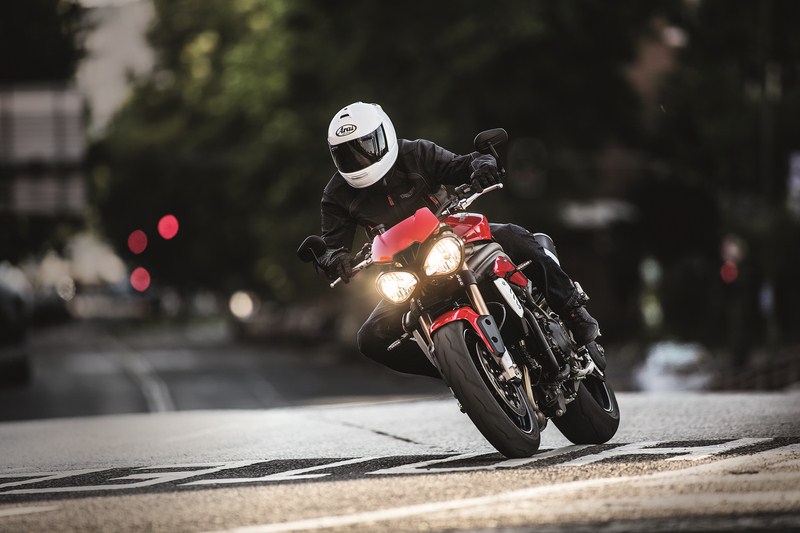 Triumph Speed Triple e Speed Triple R MY2016