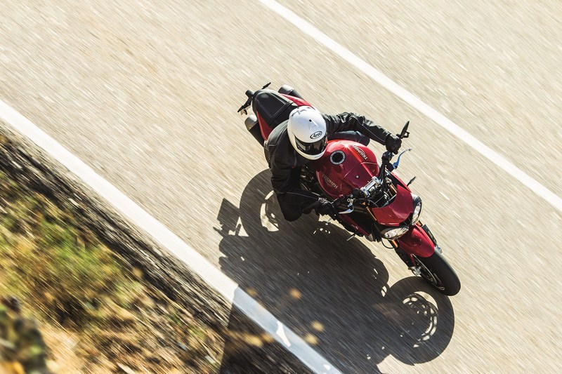 Triumph Speed Triple e Speed Triple R MY2016