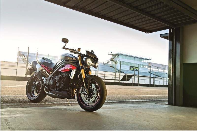 Triumph Speed Triple e Speed Triple R MY2016