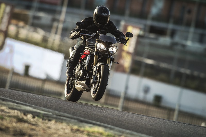 Triumph Speed Triple e Speed Triple R MY2016