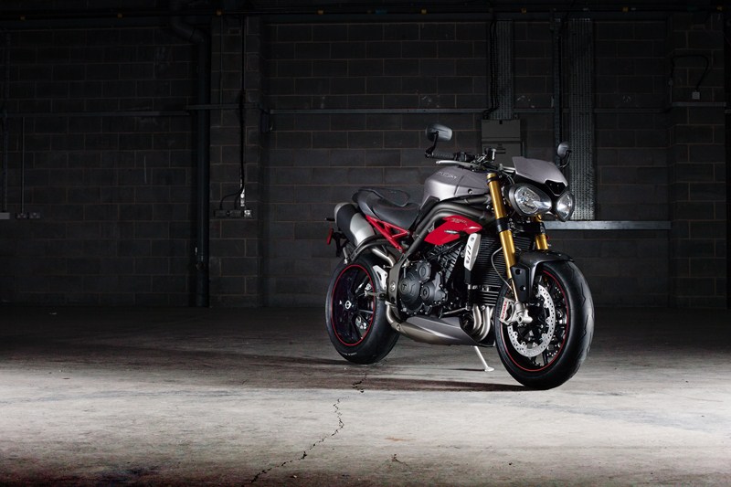 Triumph Speed Triple e Speed Triple R MY2016