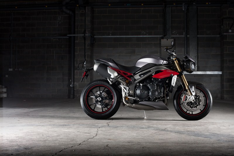 Triumph Speed Triple e Speed Triple R MY2016