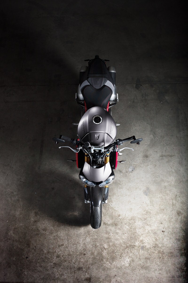 Triumph Speed Triple e Speed Triple R MY2016