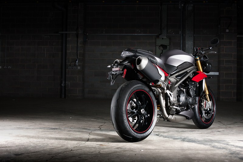 Triumph Speed Triple e Speed Triple R MY2016